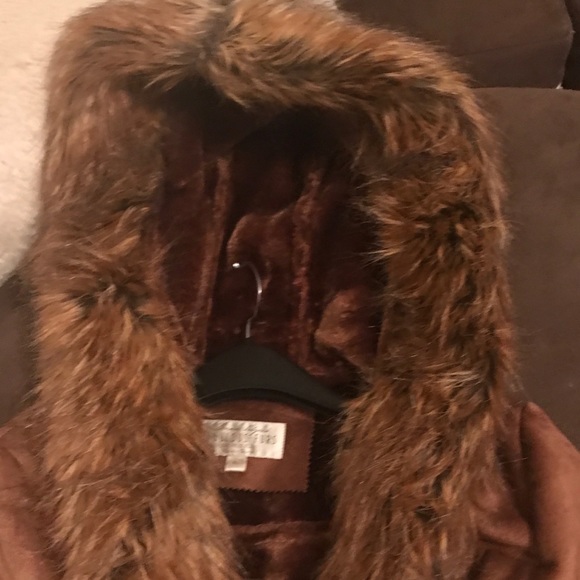 🌹SOLD!!🌹SUEDE FULL LENGTH FAUX FOX FUR COAT!! - Picture 7 of 8